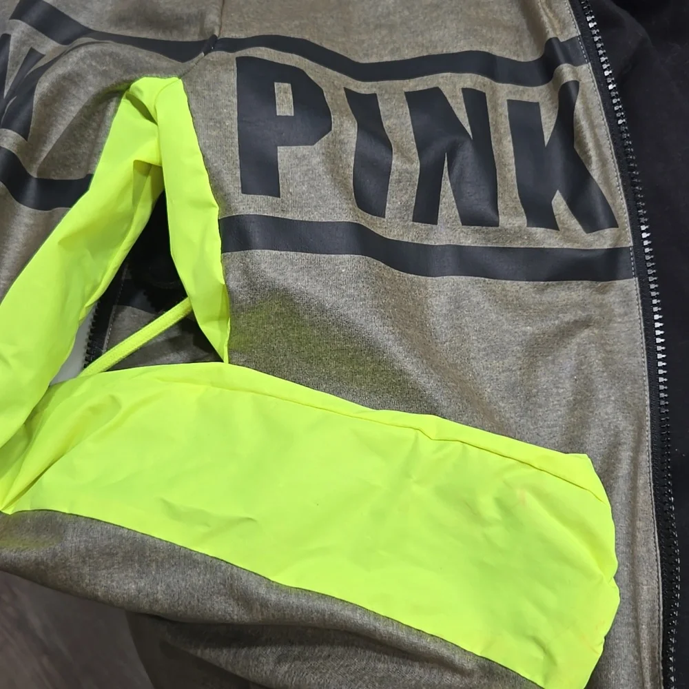 VS Pink Jacket - Picture 4 of 10